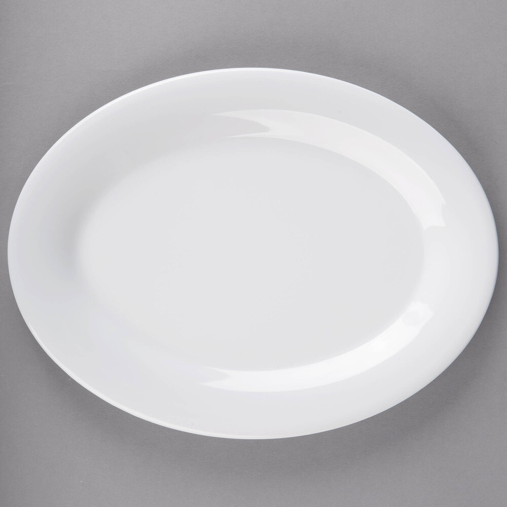 Carlisle 3308602 Sierrus 9 1/2" x 7 1/4" White Oval Melamine Platter - 24/Case