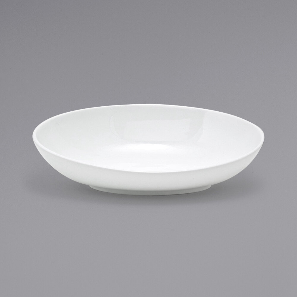 Front of the House BBO033WHP20 Ellipse 68 oz. White Oval Slanted Porcelain Bowl - 2/Case