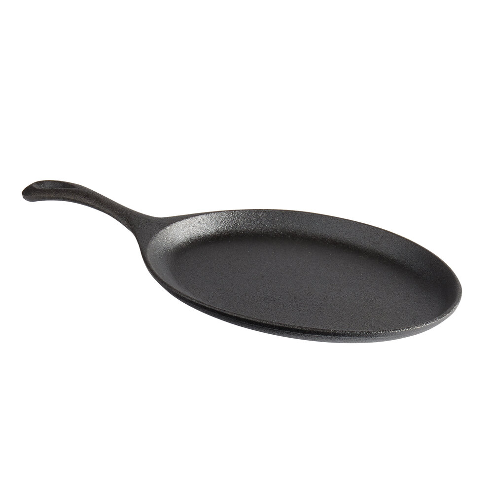 Valor 9 1/4" x 7" Oval Pre-Seasoned Cast Iron Fajita Skillet with Handle
