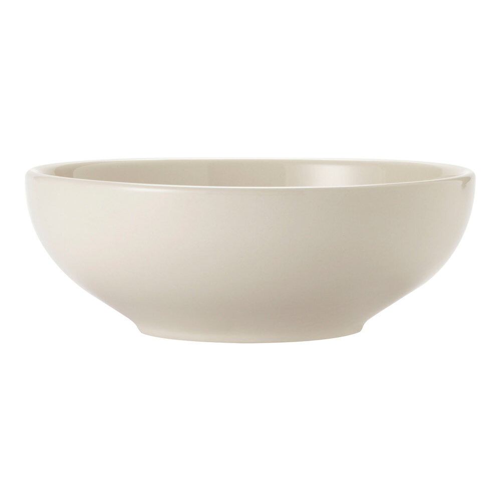 Libbey Porcelana Cream 68 oz. Cream White Rolled Edge Porcelain Pasta Bowl - 6/Case
