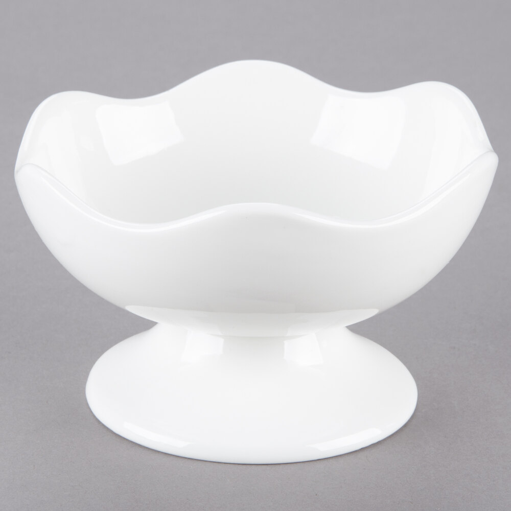 10 Strawberry Street WTR-5FTDWVBWL Whittier 5 oz. White Wavy Footed Porcelain Bowl - 48/Case