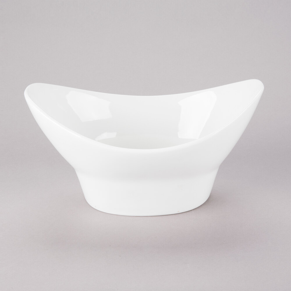 10 Strawberry Street WTR-11FTDOVLBWL Whittier 40 oz. White Oval Porcelain Bowl - 12/Case