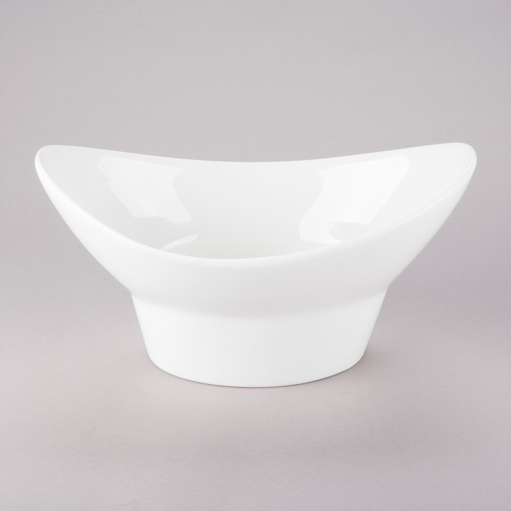 10 Strawberry Street WTR-13FTDOVLBWL Whittier 68 oz. White Porcelain Oval Bowl - 6/Case